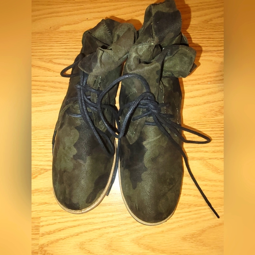 Lace up boots